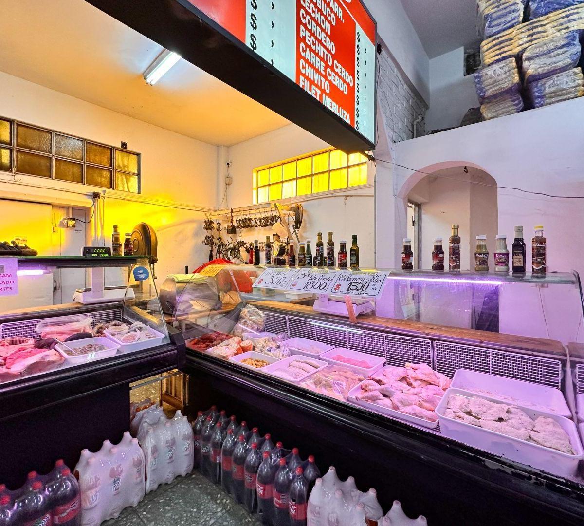 Local. | Sallares Al 1100 4