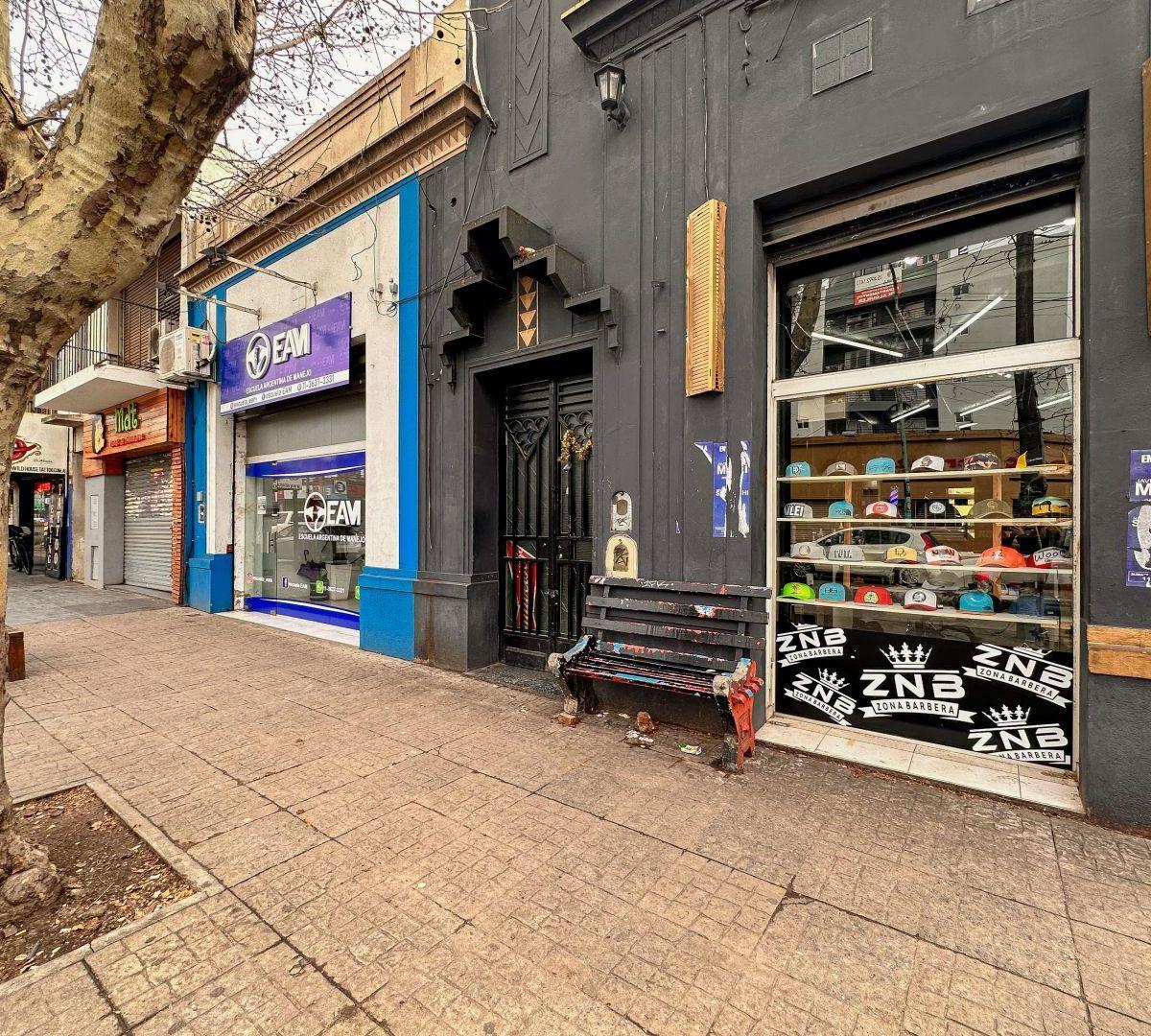 Local. | Bartolome Mitre 4