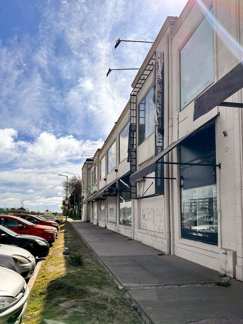Local. | Pza. Comercial Hudson 5