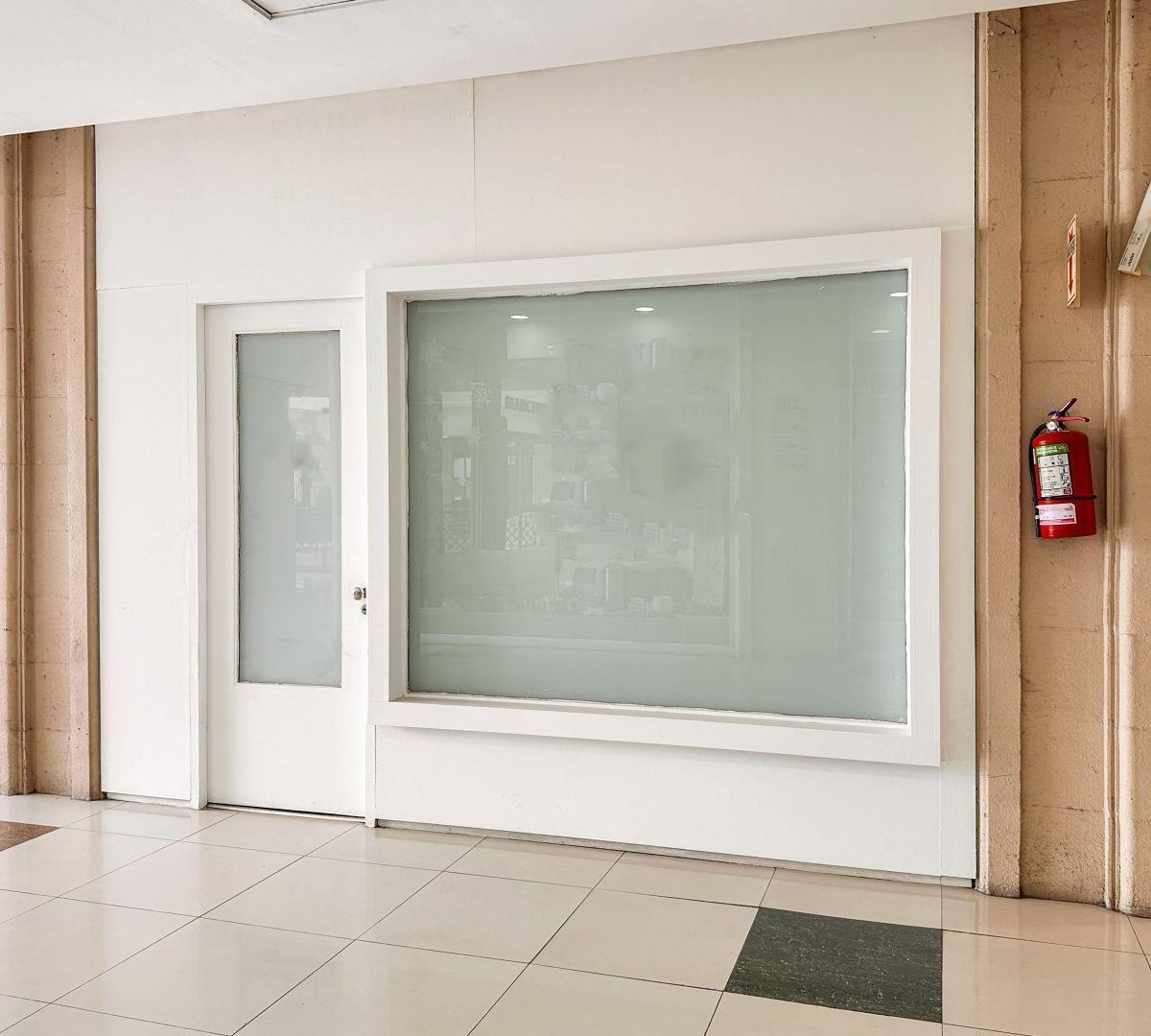Local. | Pza. Comercial Hudson 4