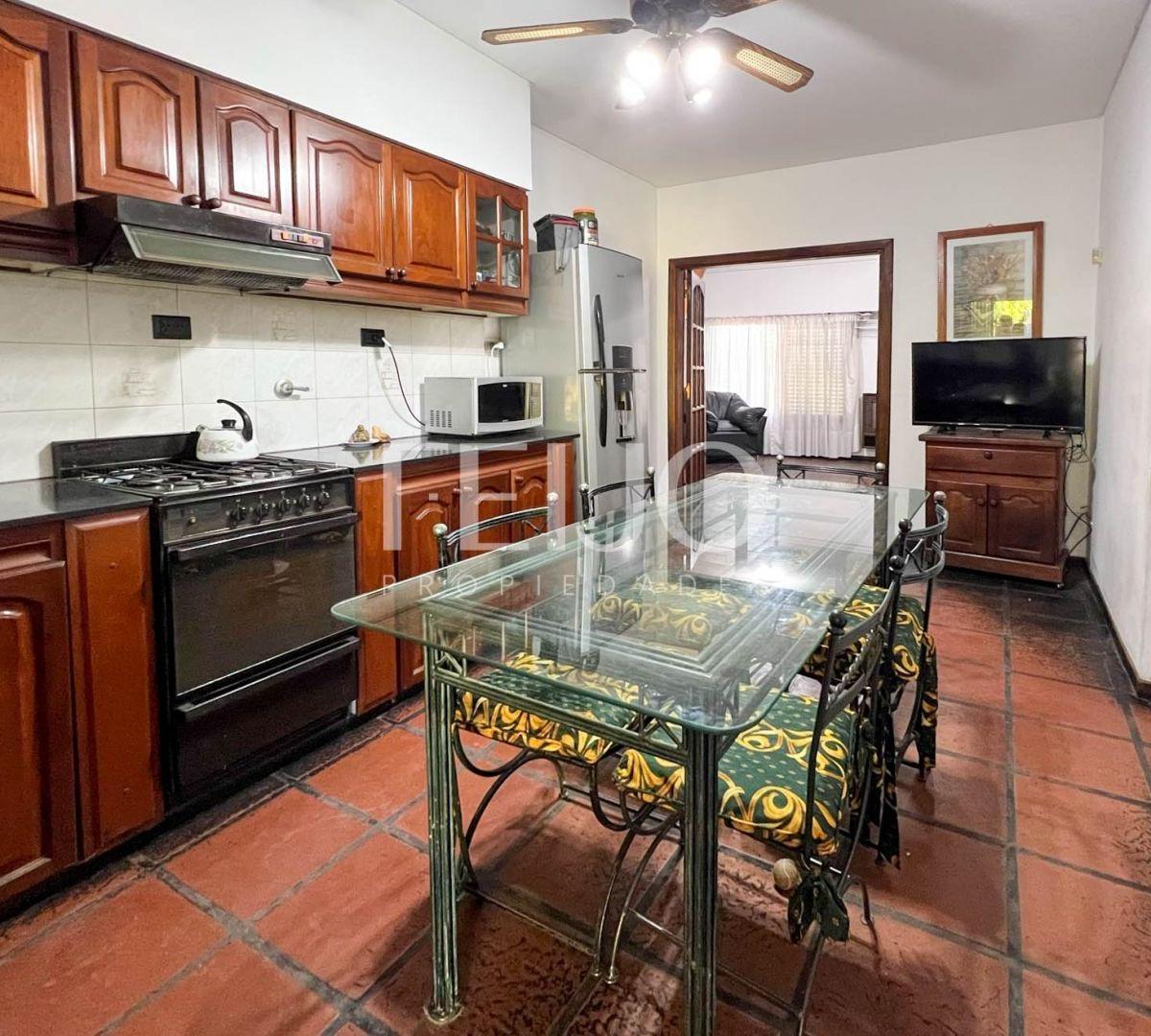 Casa 7 Ambientes o Mas. | Rivadavia Al 1300 2