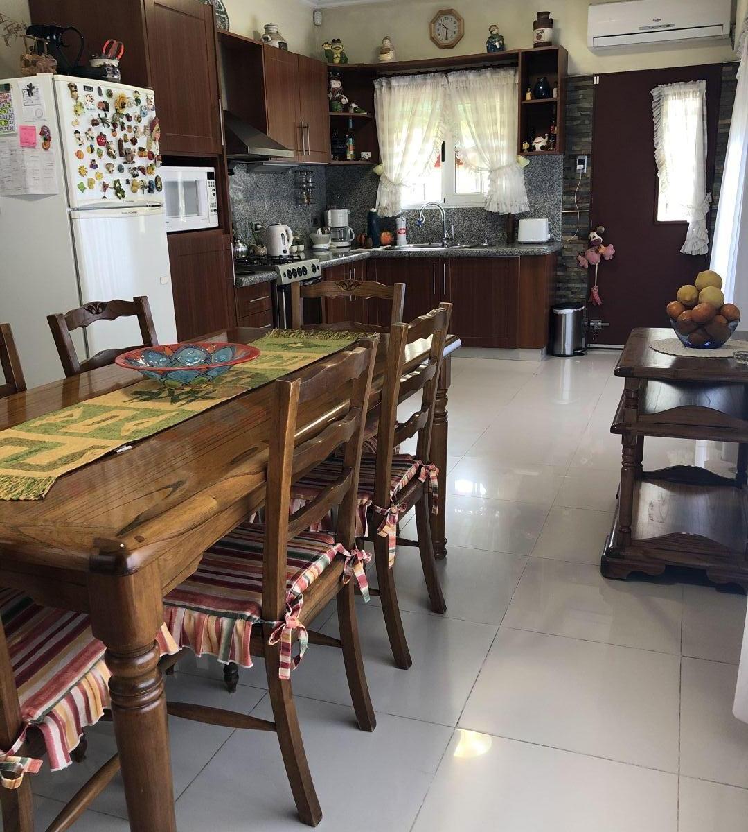 Venta de Casa 7 ambientes con cochera