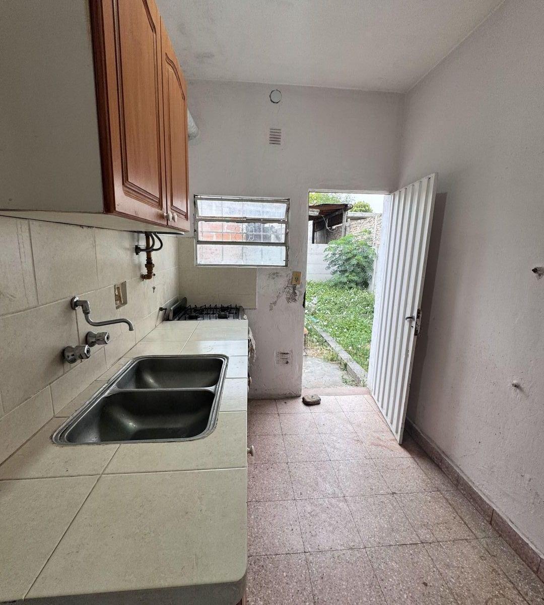 Foto de VENTA DE CASA 3 AMBIENTES EN FLORENCIO VARELA, imagen 3