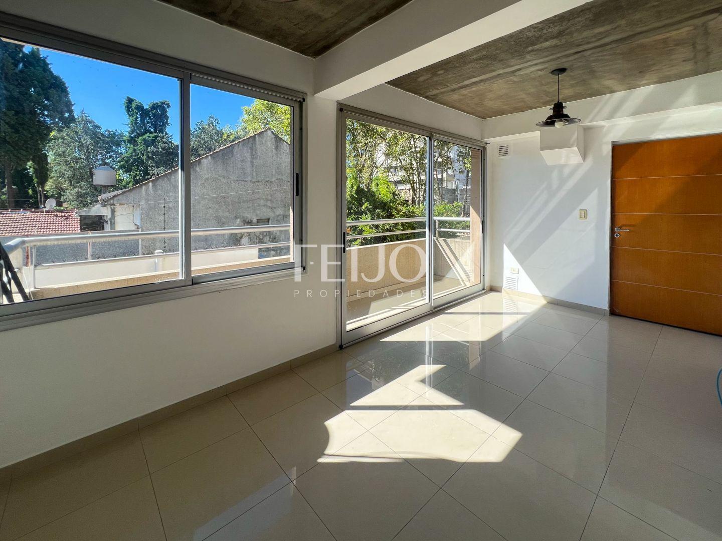Departamento 2 ambientes. | Aristobulo del Valle al 100