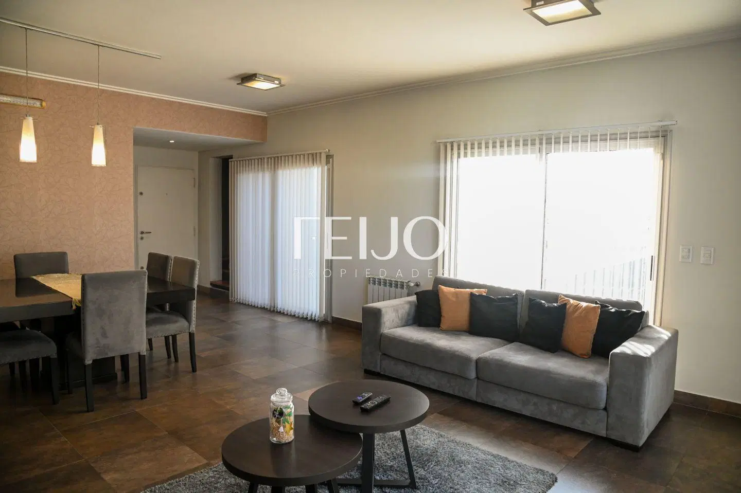 VENTA DEPARTAMENTO 4 AMBIENTES EN FLORENCIO VARELA, PISO ENTERO CON DOS COCHERAS 2