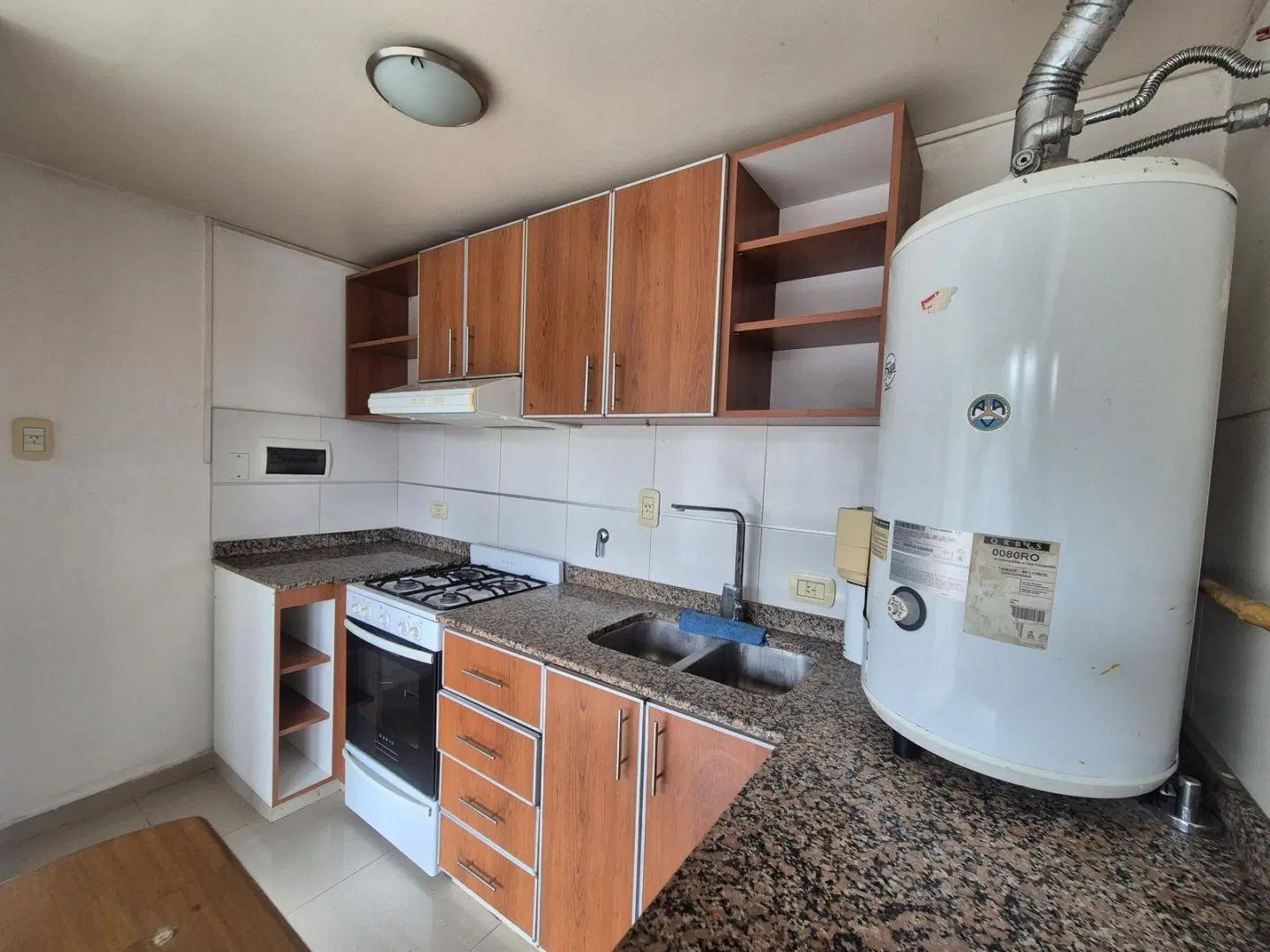 Departamento 2 ambientes. | ARISTOBULO DEL VALLE al 100 3