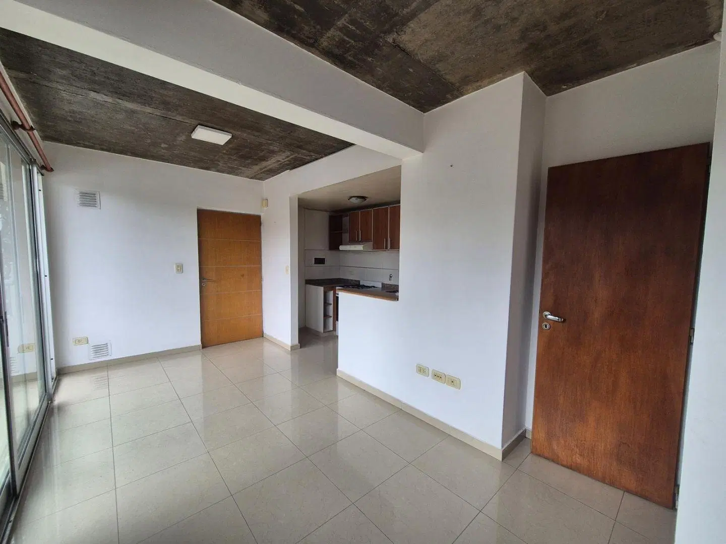 Departamento 2 ambientes. | ARISTOBULO DEL VALLE al 100 5
