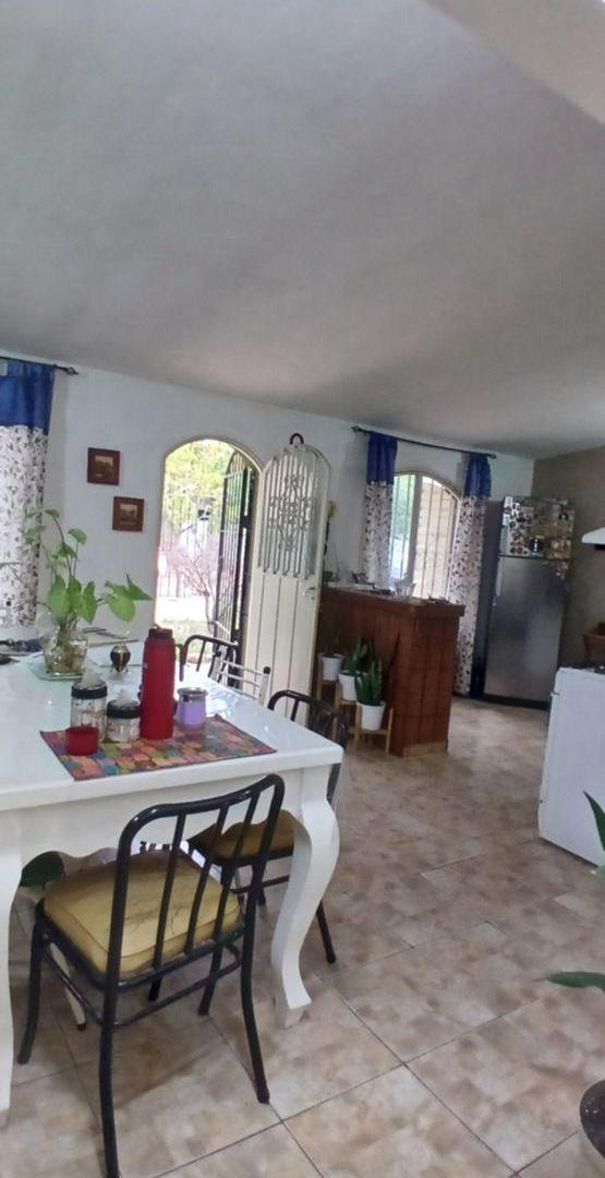 Foto de Casa sobre amplio terreno en Barrio Arenales se vende. Apto crédito, imagen 4