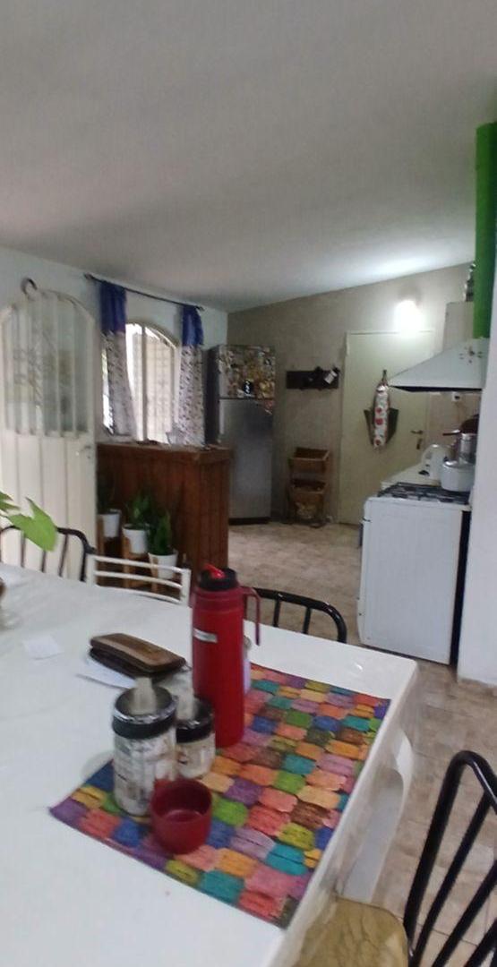 Foto de Casa sobre amplio terreno en Barrio Arenales se vende. Apto crédito, imagen 5