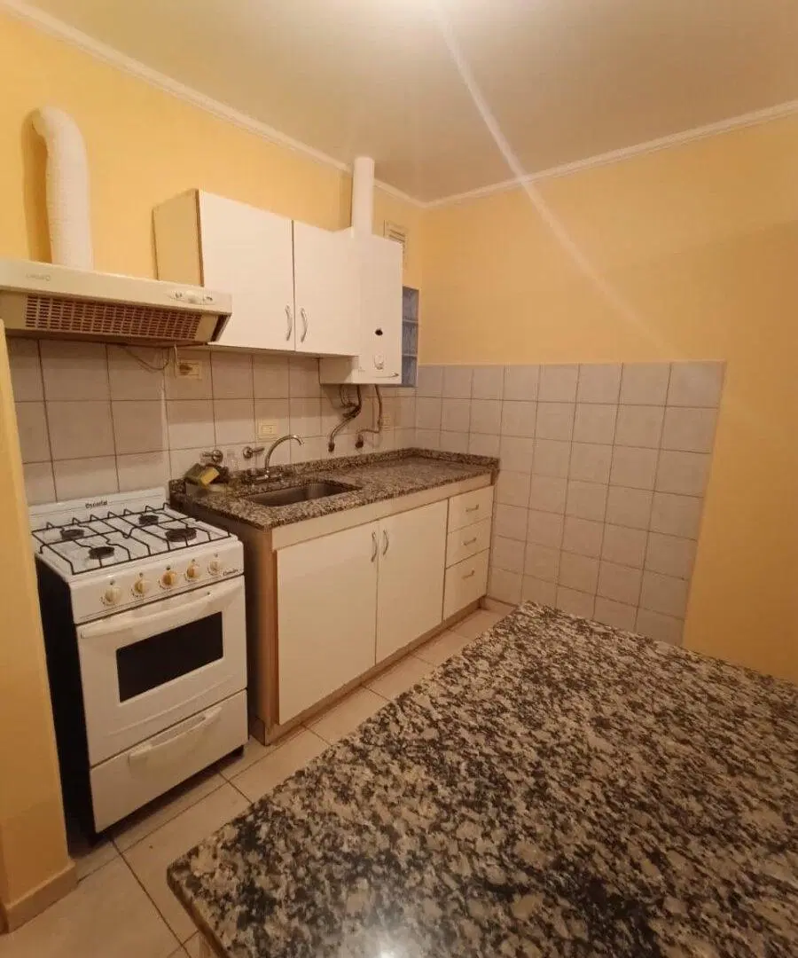 ALQUILER DPTO DE UN DORMITORIO CON BALCON EN B° SAN MARTIN 2