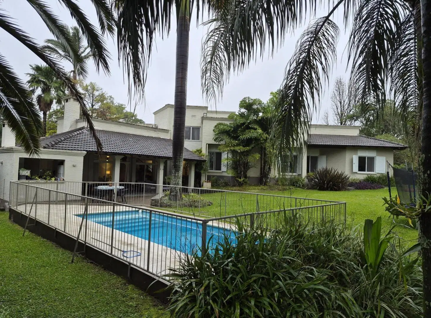LAS DECOUD ALQUILAN CASA 4D EN YERBA BUENA GOLF COUNTRY 5