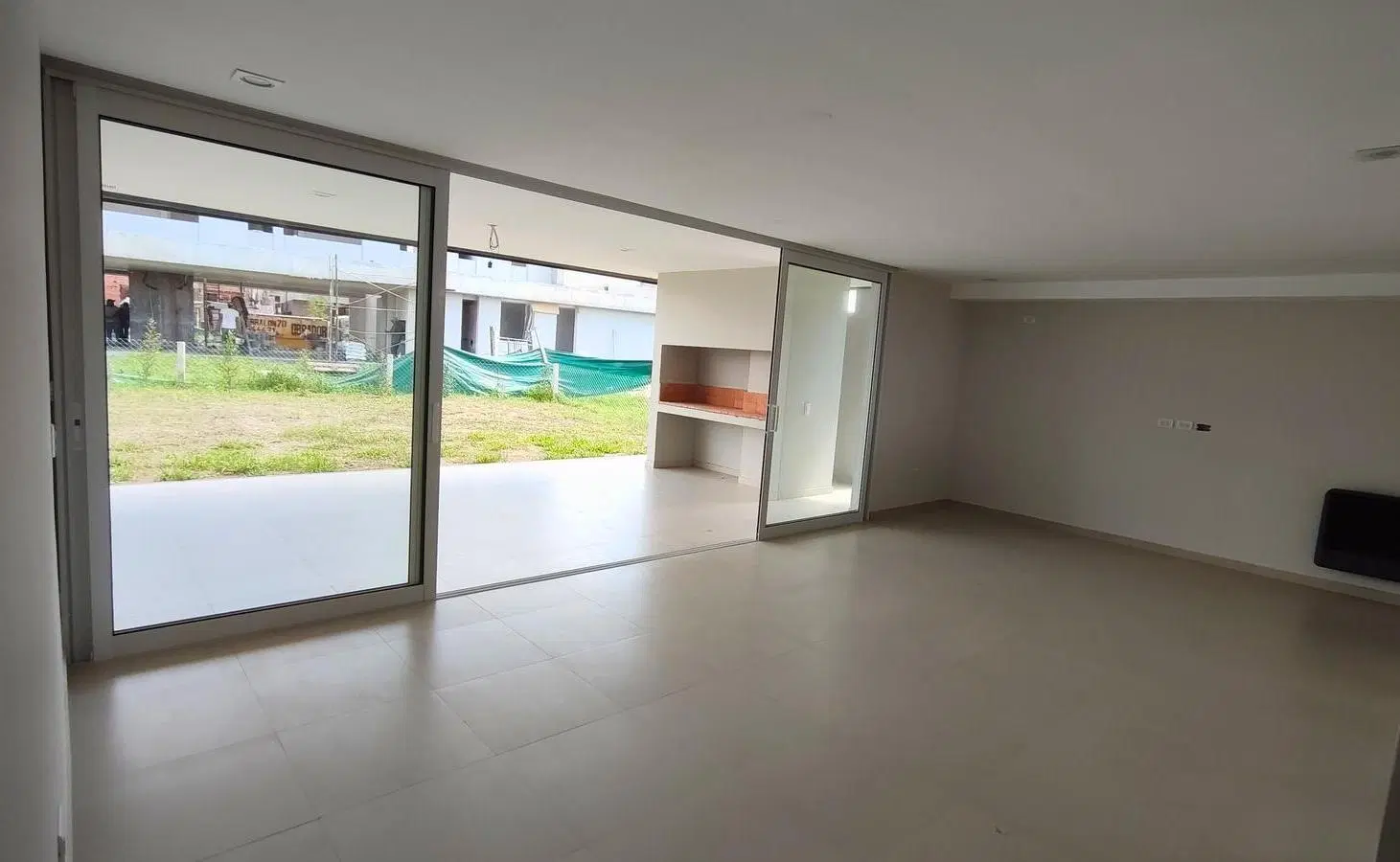 LAS DECOUD VENDEN O PERMUTAN CASA EN COUNTRY THE POINT | LULES 3
