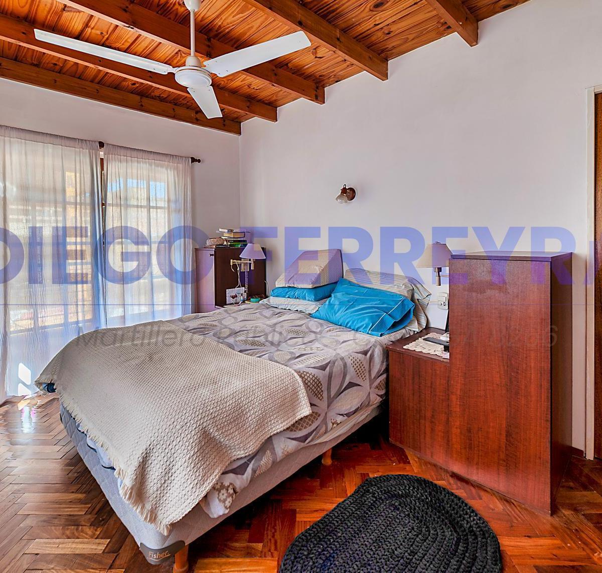 2 Casas en 1. 7 Ambientes Vélez Sarsfield Patio Jardín Cochera 5