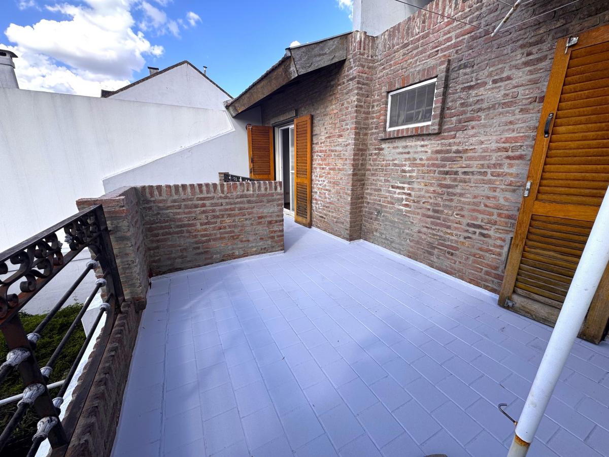 2 Casas en 1. 7 Ambientes en Vélez Sarsfield Patio Jardín Cochera 1