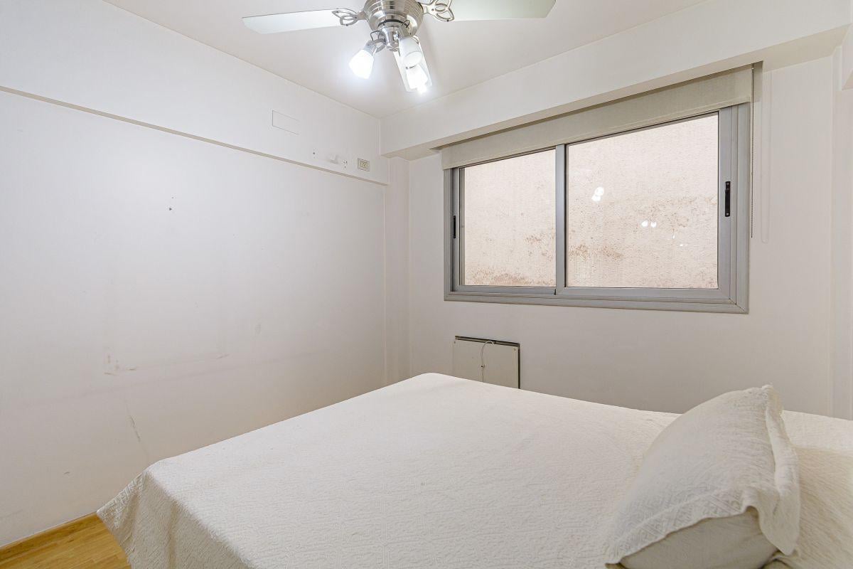 Venta departamento 3 ambientes luminoso con balcón corrido. Apto Credito