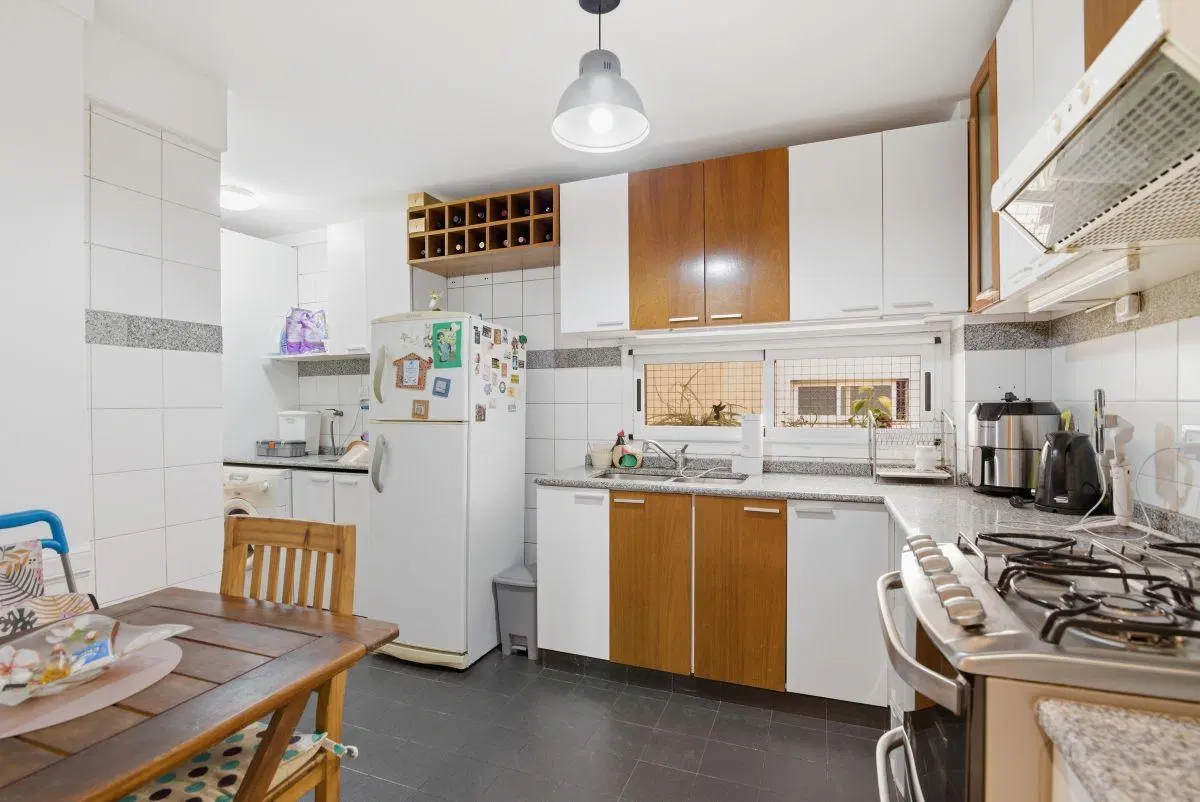 Venta Departamento 4 ambientes, Semipiso al frente con balcón corrido y Apto crédito 3