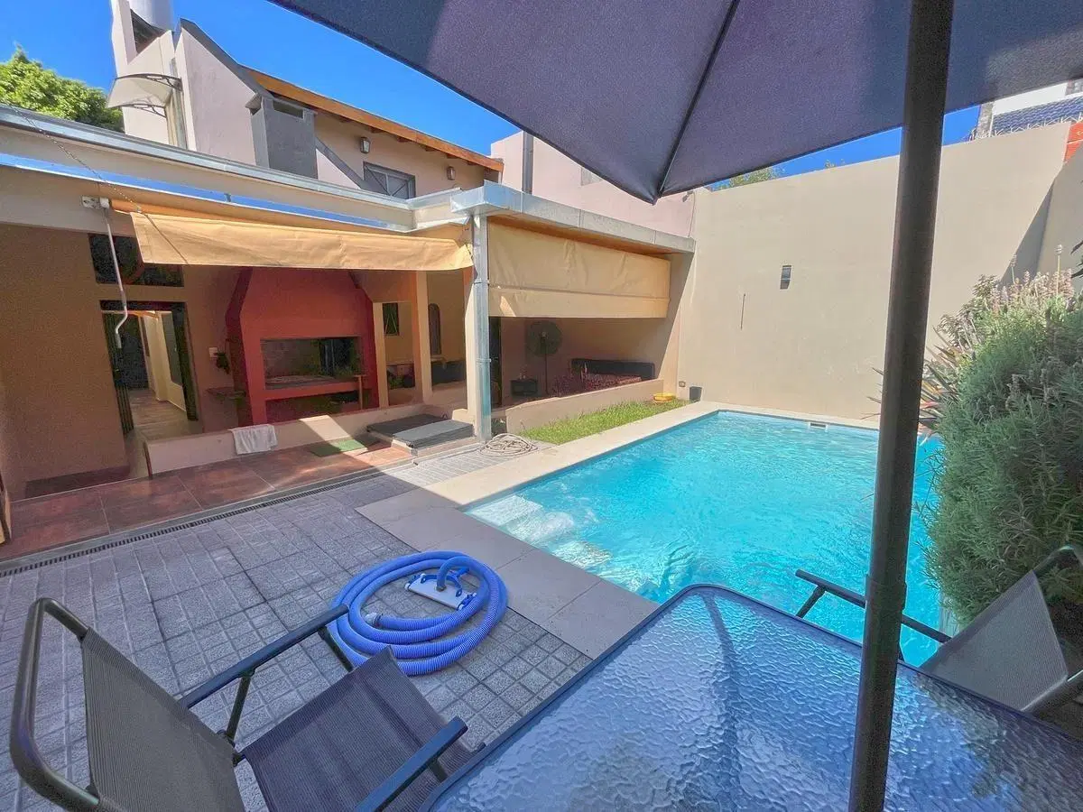 CASA 4 AMBIENTES EN SAN ANDRÉS PISCINA RECICLADA A NUEVO 3