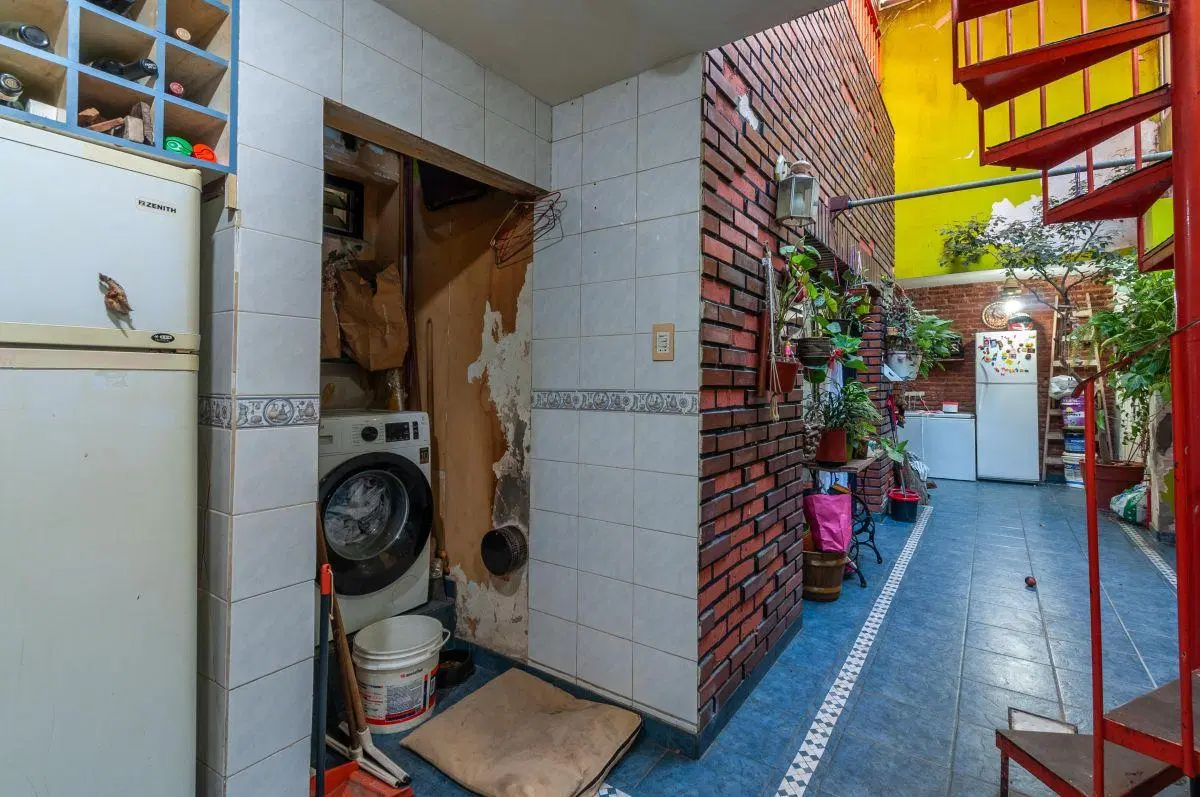 Venta PH 4 ambientes al frente con patio, terraza y parrilla 3