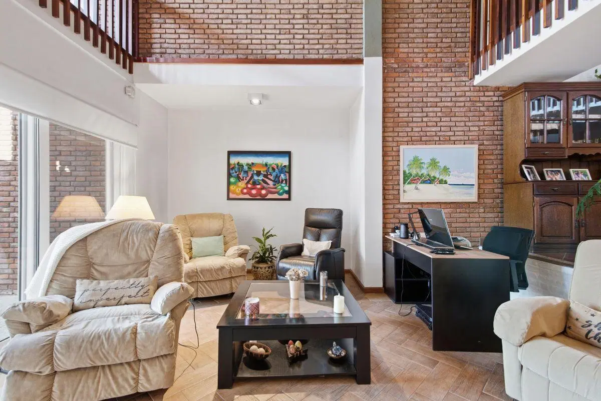 Venta Casa 6 Ambientes Premium. Gran Jardín, Pileta y Quincho 5