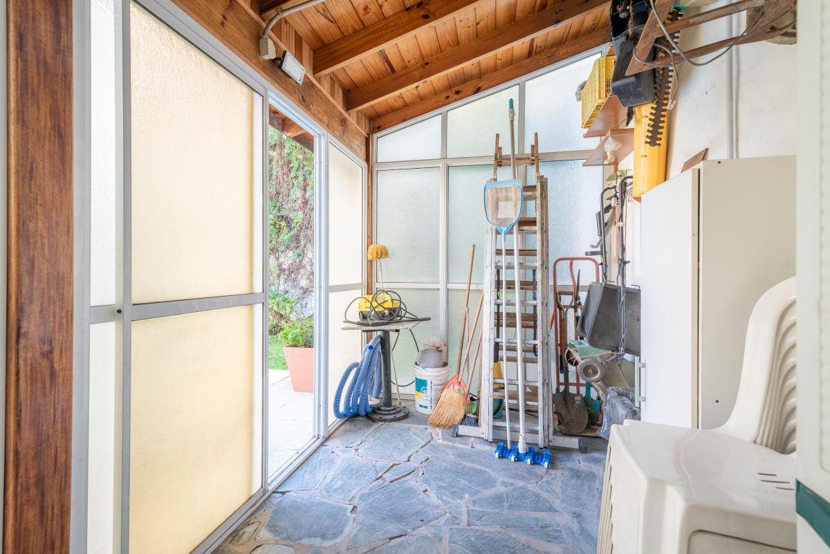 Foto de Venta Casa 6 Ambientes Premium. Gran Jardín, Pileta y Quincho, imagen 2