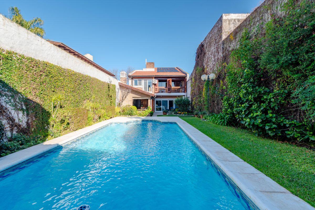 Foto de Venta Casa 6 Ambientes Premium. Gran Jardín, Pileta y Quincho, imagen 1