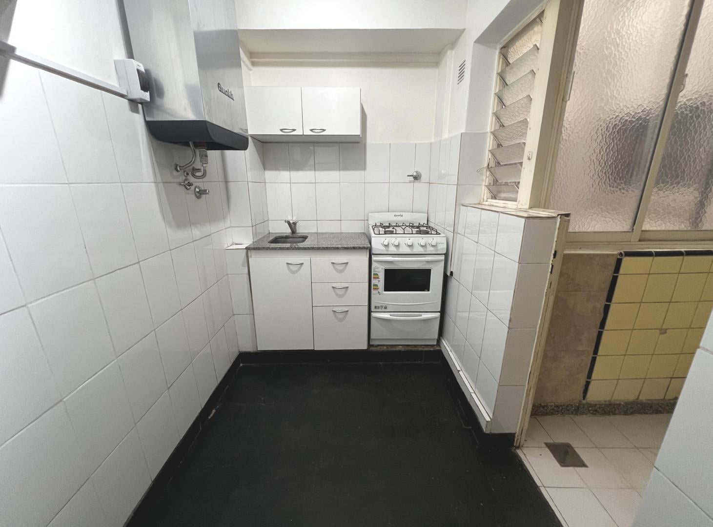 Foto de Departamento 2 ambientes en excelente estado. En Primero por escalera, imagen 5