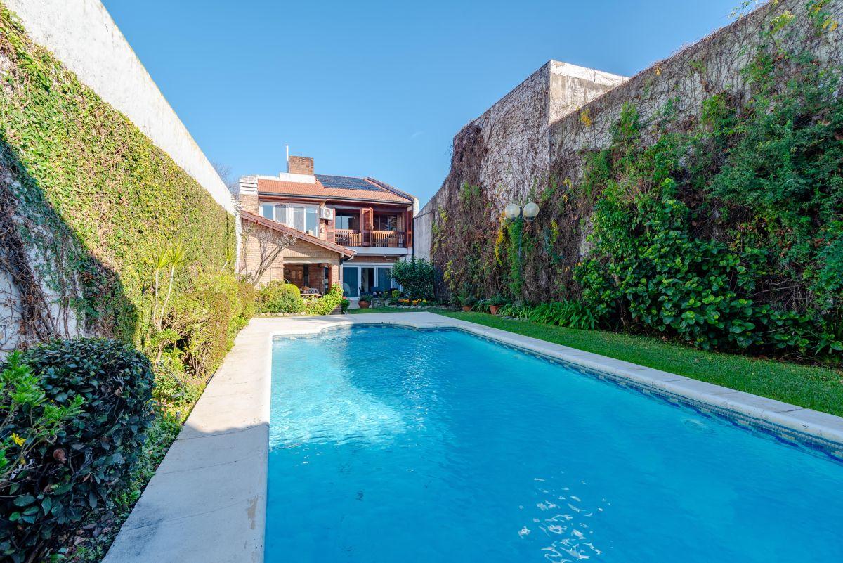 Foto de Venta Casa 6 Ambientes Premium. Gran Jardín, Pileta y Quincho, imagen 1