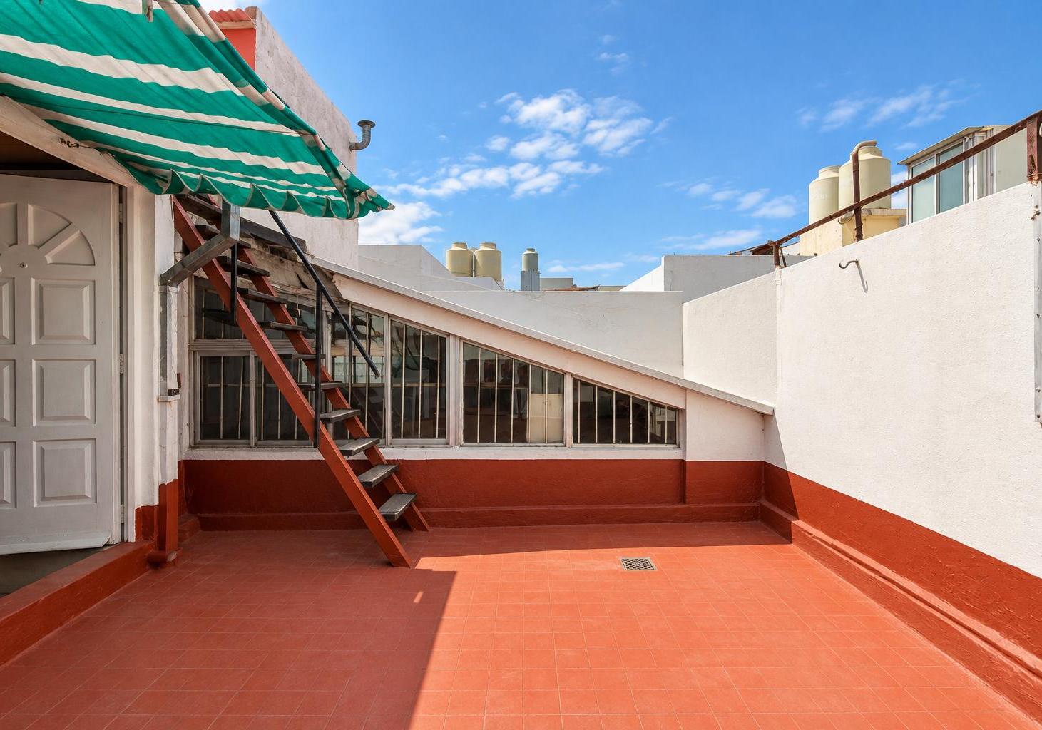 Foto de PH 5 Ambientes Renovado Multifamiliar Doble Terraza 2 Cocinas, imagen 3
