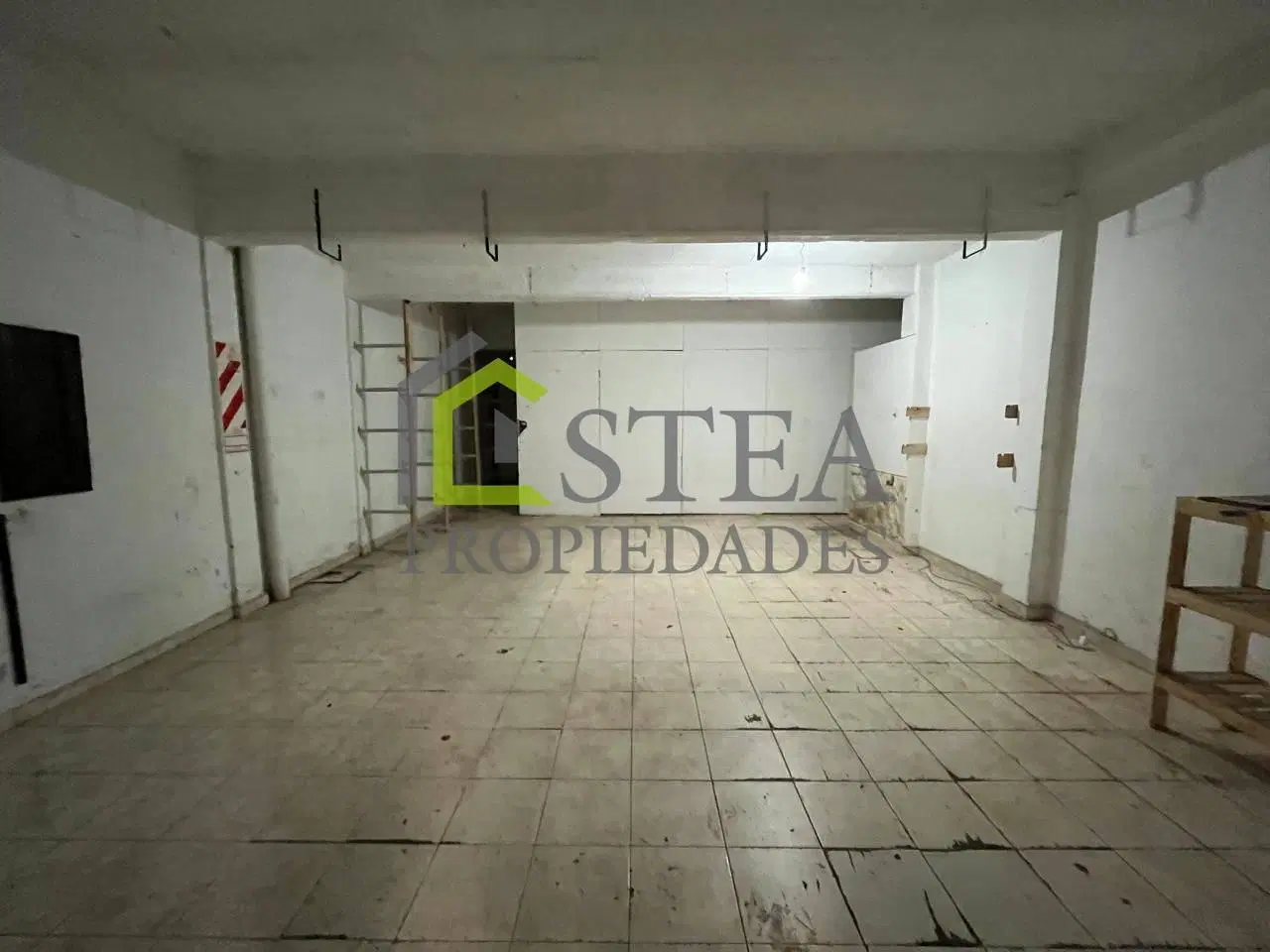 Local comercial en Luis Guillon - Gran ubicación 2