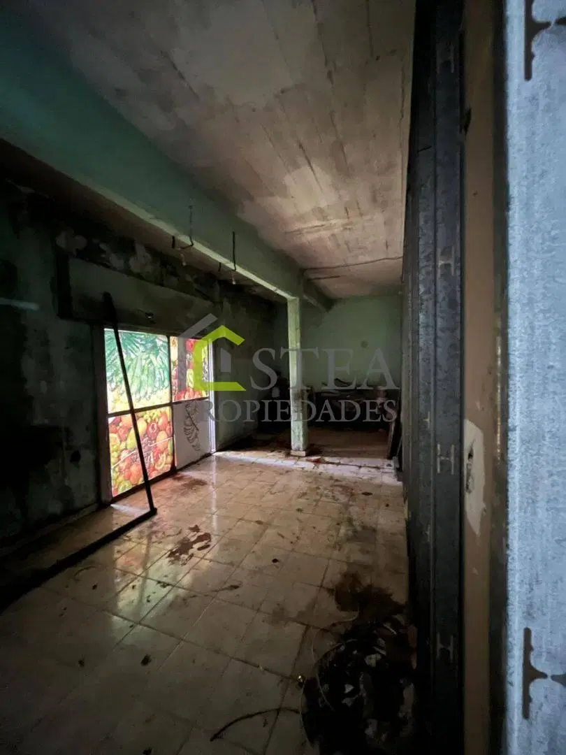Local comercial en Luis Guillon - Gran ubicación 5