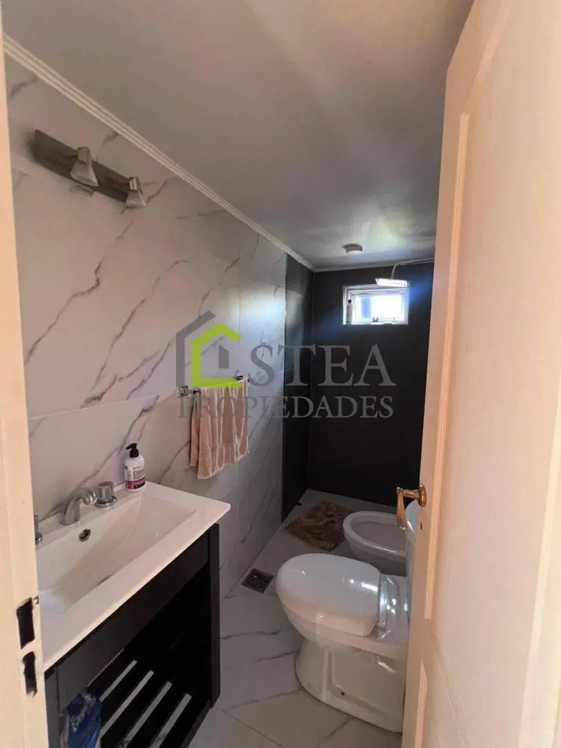 Casa en VENTA - Los Rosales 8