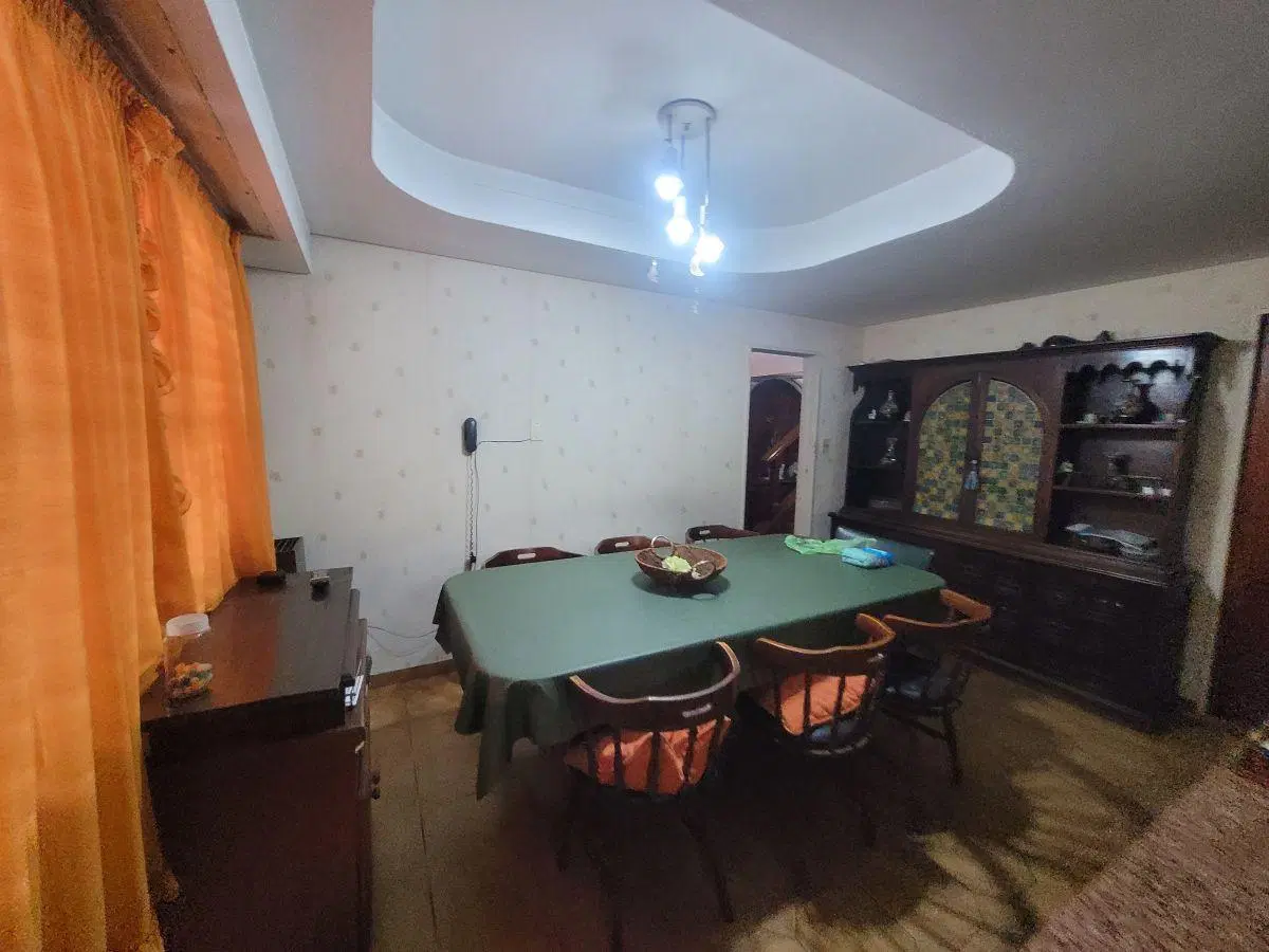 Casa de 400 m² con 5 dormitorios en venta en Tolosa 8