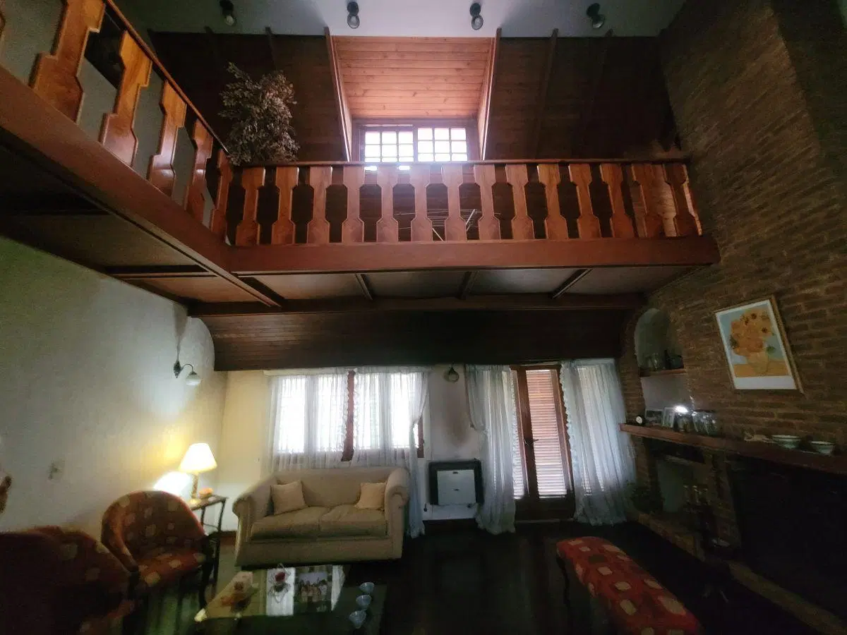 Casa de 400 m² con 5 dormitorios en venta en Tolosa 2