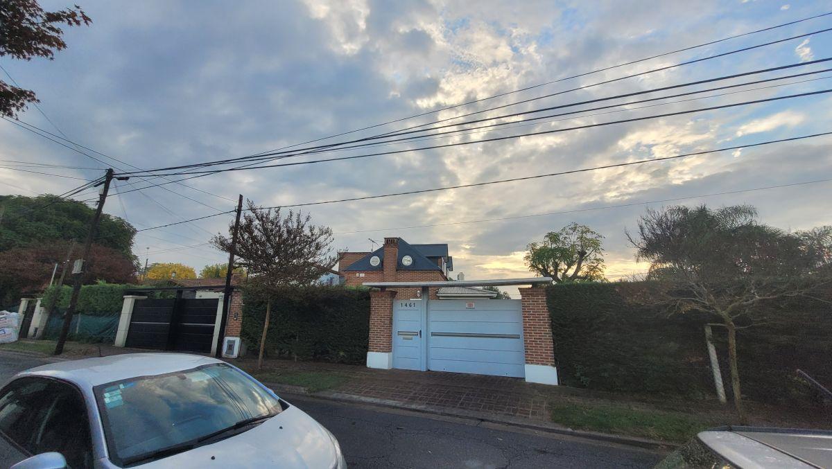 Foto de Casa de 2800 m² con 4 dormitorios en venta en Manuel B Gonnet, imagen 1