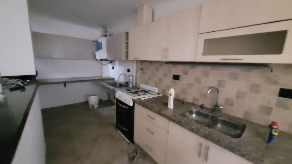 Foto de Departamento de 60 m² con 2 dormitorios en alquiler en La Plata, imagen 5