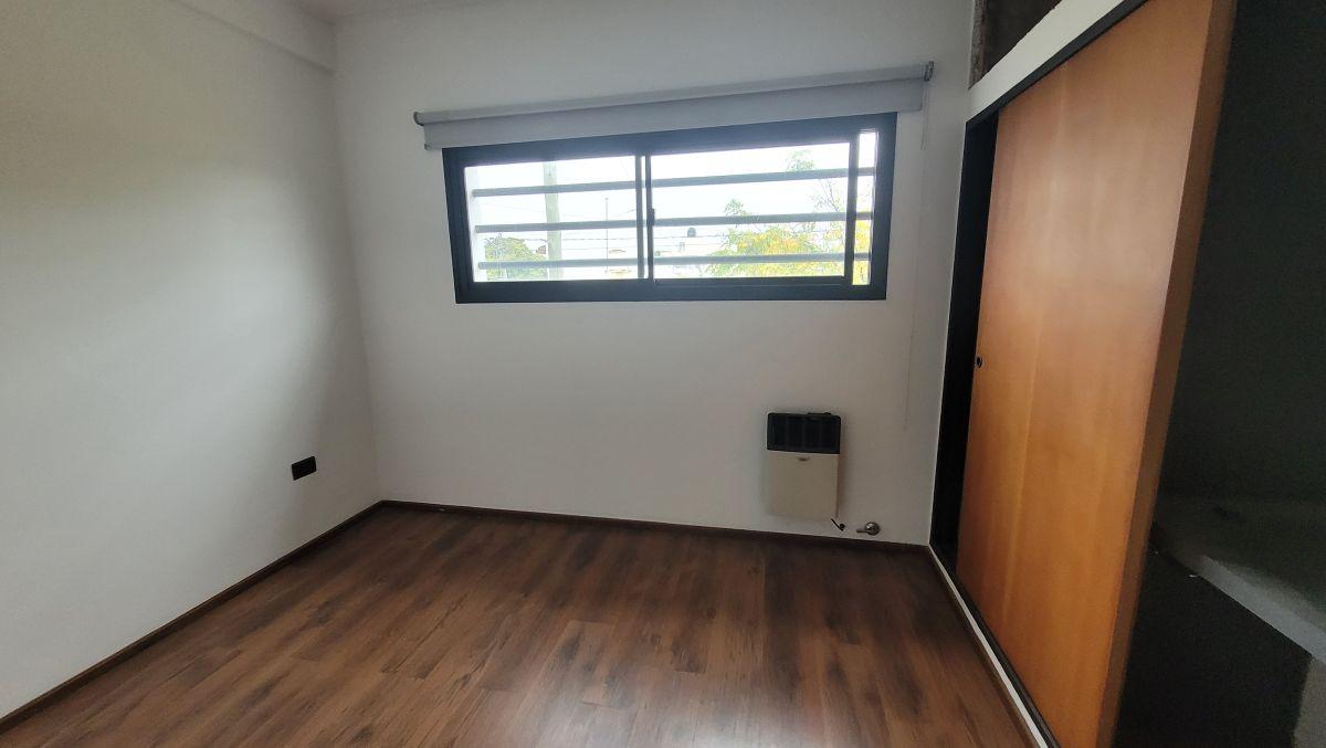 Foto de Departamento de 60 m² con 2 dormitorios en alquiler en La Plata, imagen 4