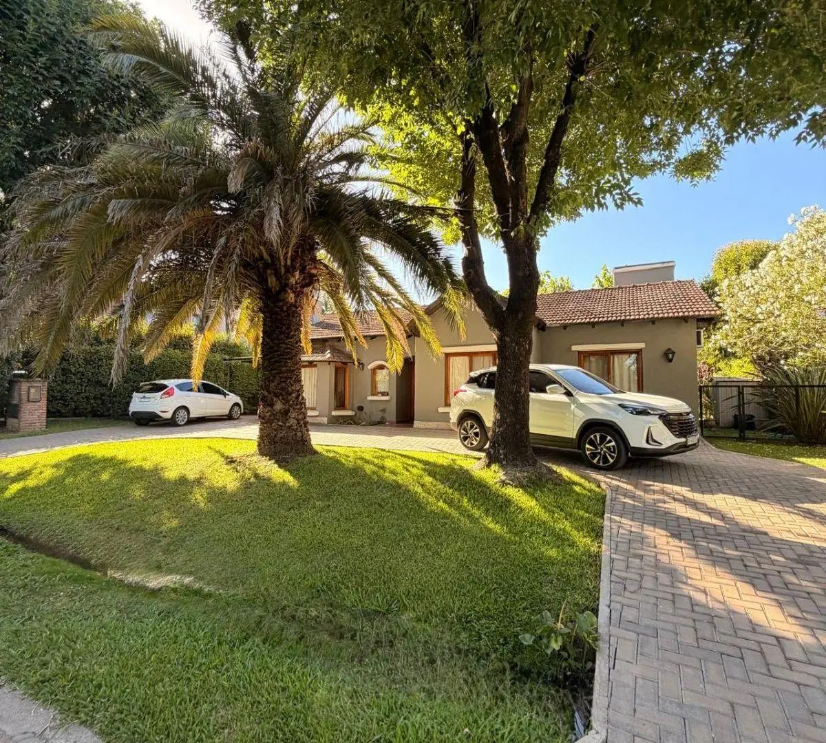 Venta hermosa Casa con 655 m² de terreno y 3 dormitorios en Bermudas Country Club 2