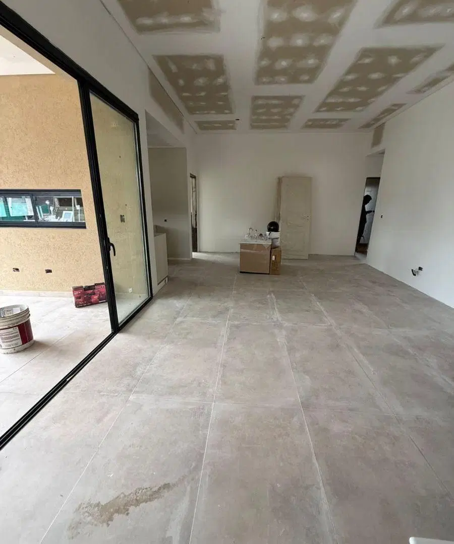 CASA EN VENTA A ESTRENAR BARRIO LOS ALCANFORES 5