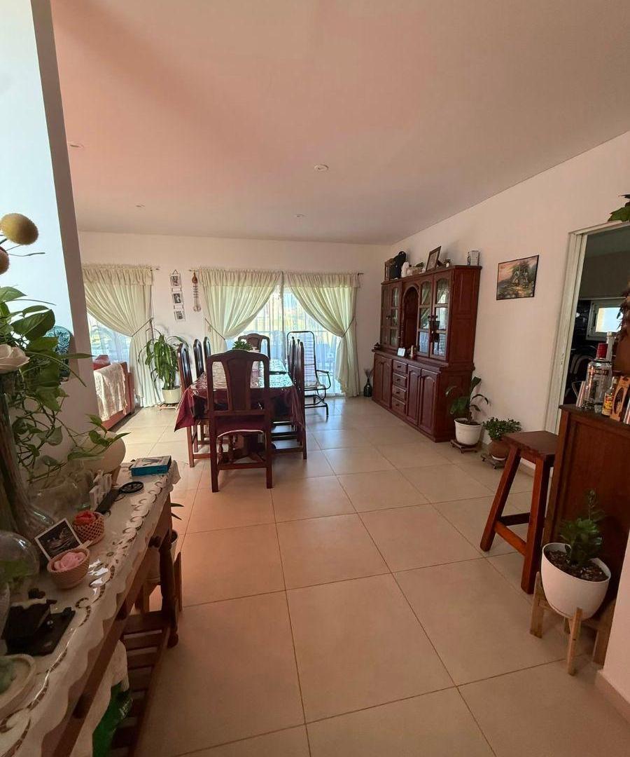 Foto de Venta hermosa casa desarrollada en 2 plantas en San Sebastián área 13, imagen 3