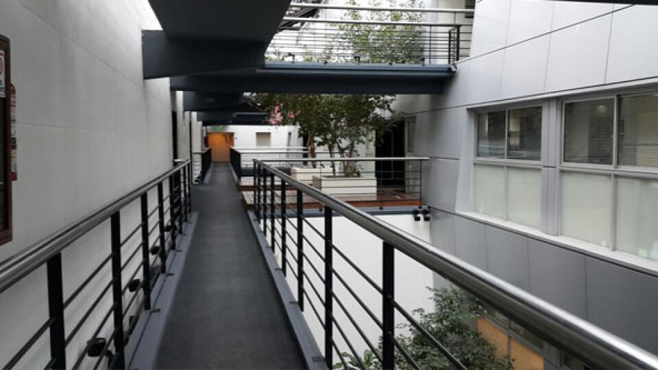 Foto de Impecable alquiler oficina dúplex vista al dique, imagen 1