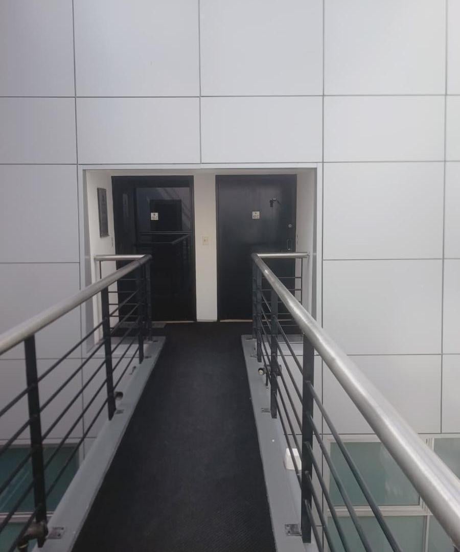 Foto de Impecable alquiler oficina dúplex vista al dique, imagen 5
