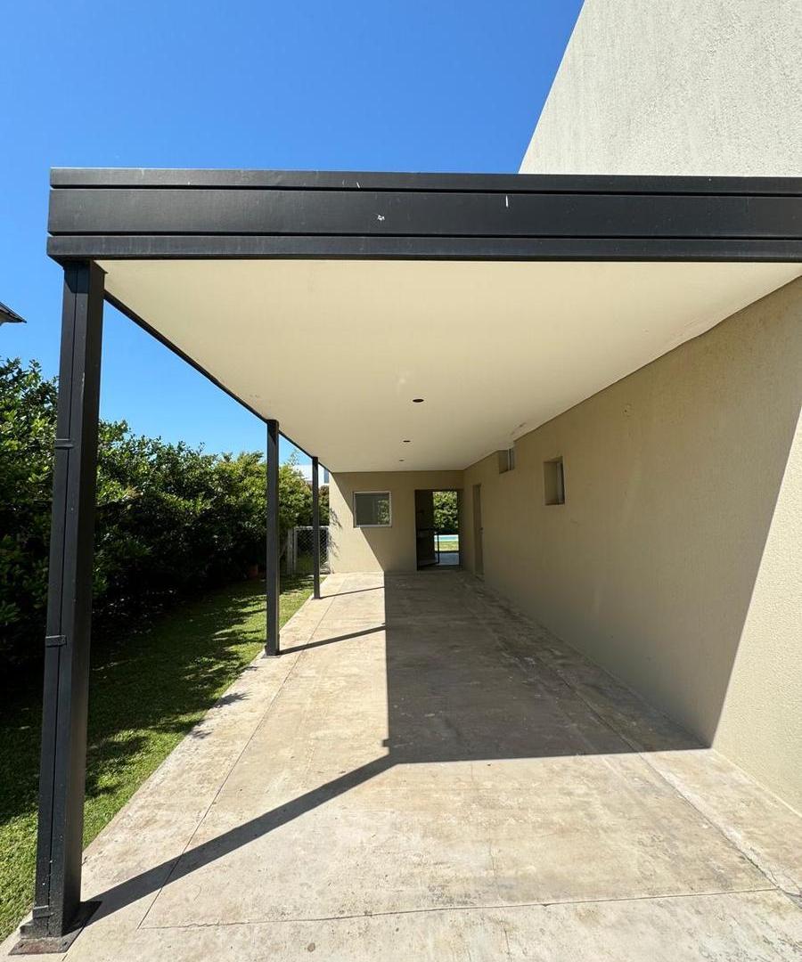 Alquilo casa en Barrio Puertos Vista