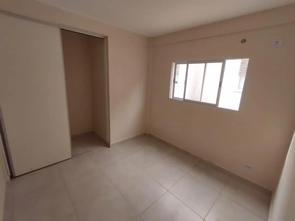 Alquilo departamento 3 ambientes en Grand Bourg 4