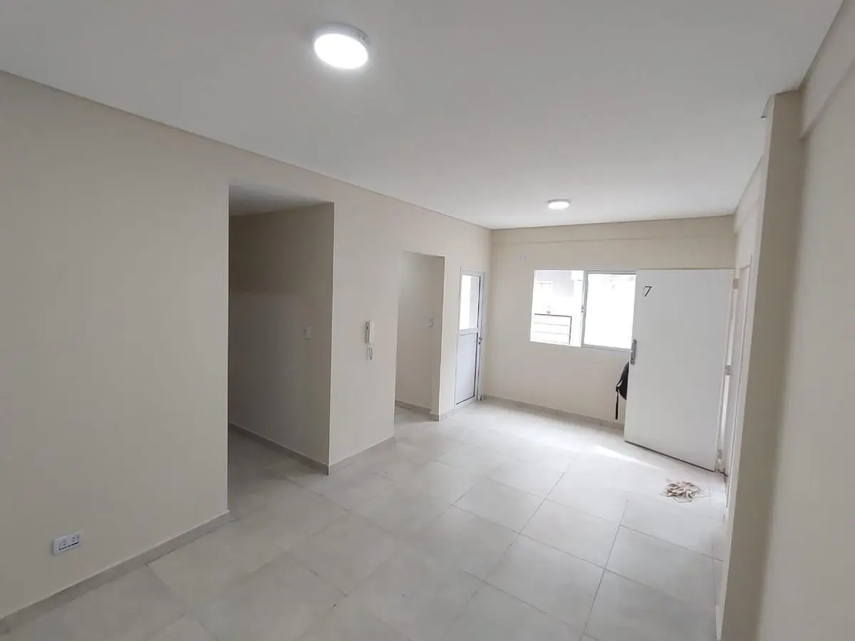 Alquilo departamento 3 ambientes en Grand Bourg 2