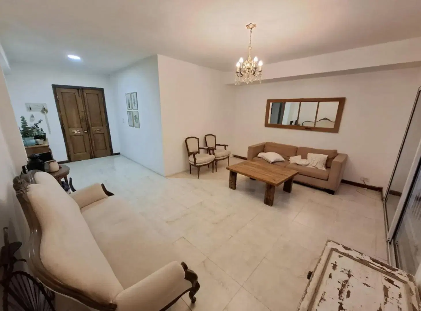 Casa en venta en Bella Vista en Barrio con Porton 2