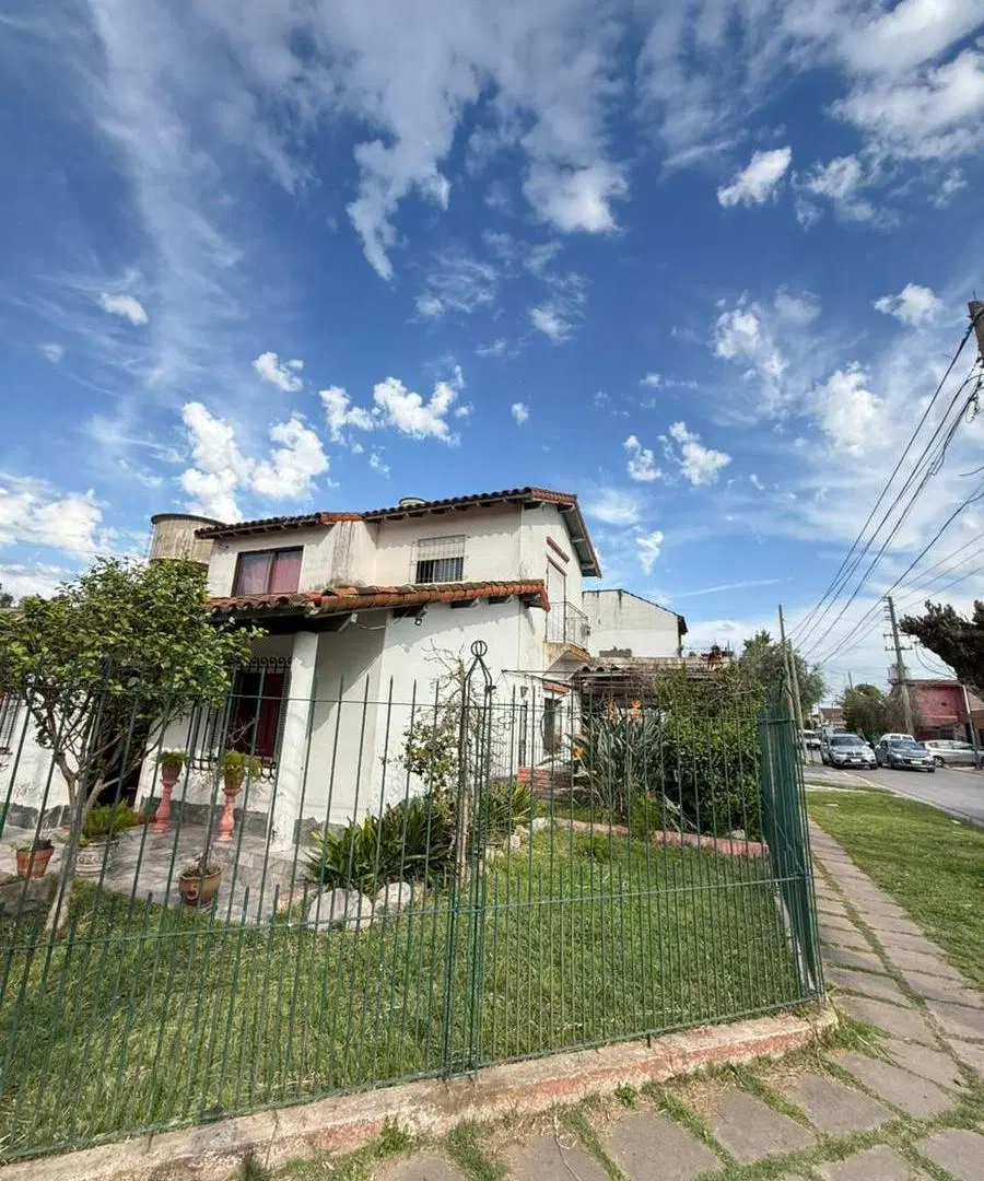 Casa en venta en Los Polvorines 8
