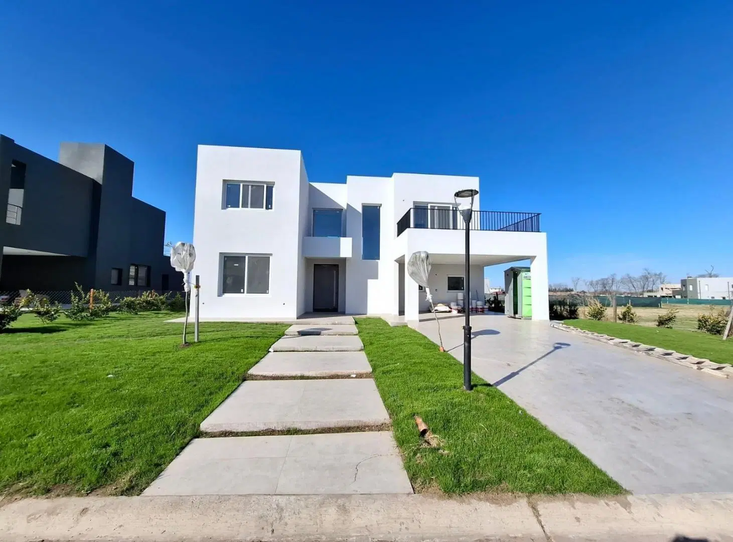 Casa en venta en Barrio cerrado Village Plaza con pileta 3