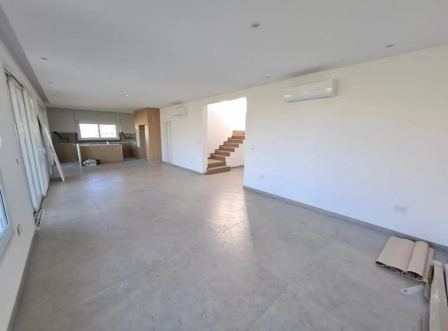 Casa en venta en Barrio cerrado Village Plaza con pileta 5