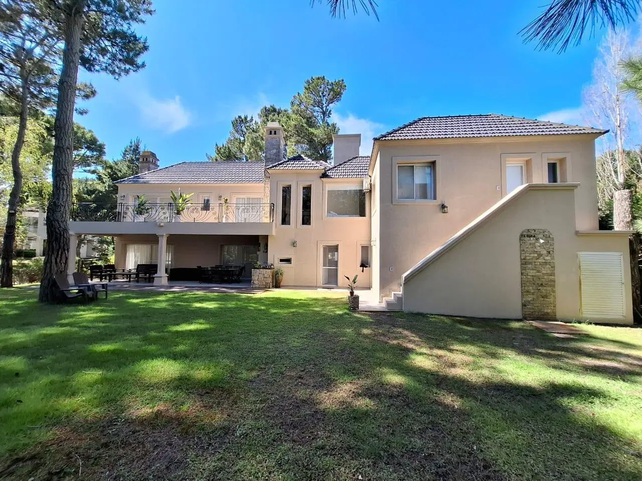 Venta de casa 9 ambientes en Pinamar en Terrazas al Golf 4