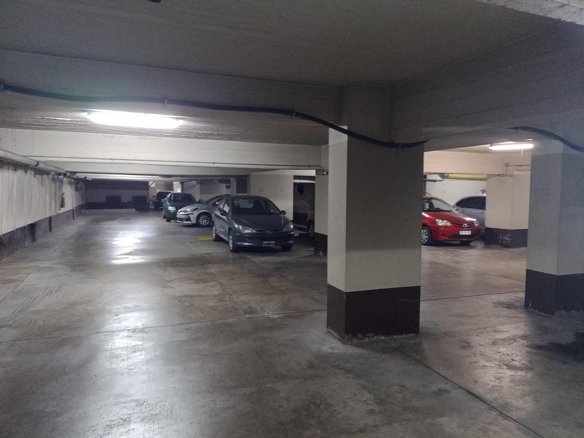 Venta Departamento de 4 Ambientes con Balcón y Cochera Fija y Cubierta 3